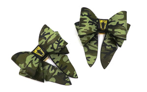 Camouflage Saffiano leather bows for sneakers